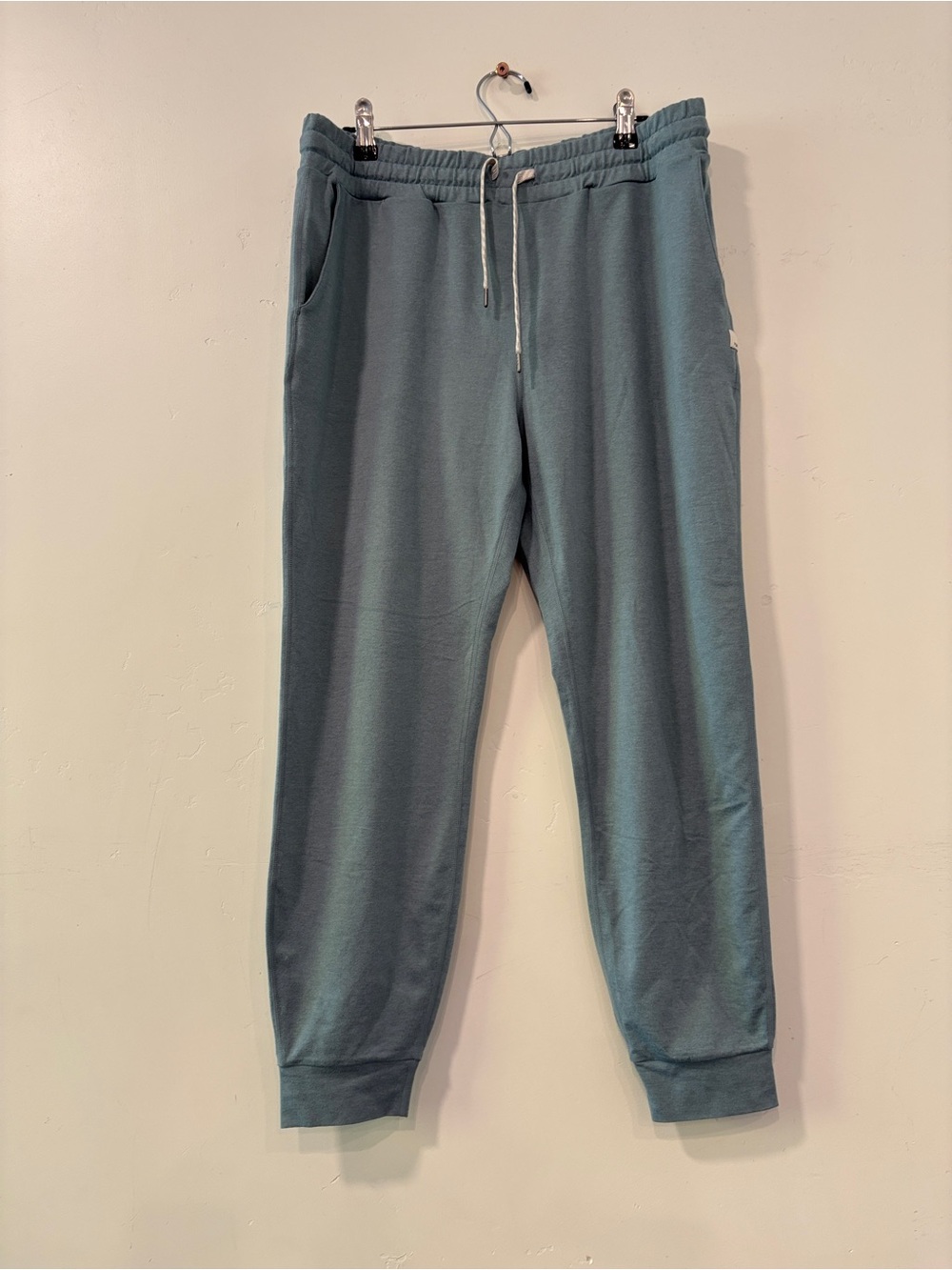 Vuori Women's Performance Boyfriend Jogger Stormy Heather Dreamknit Size M